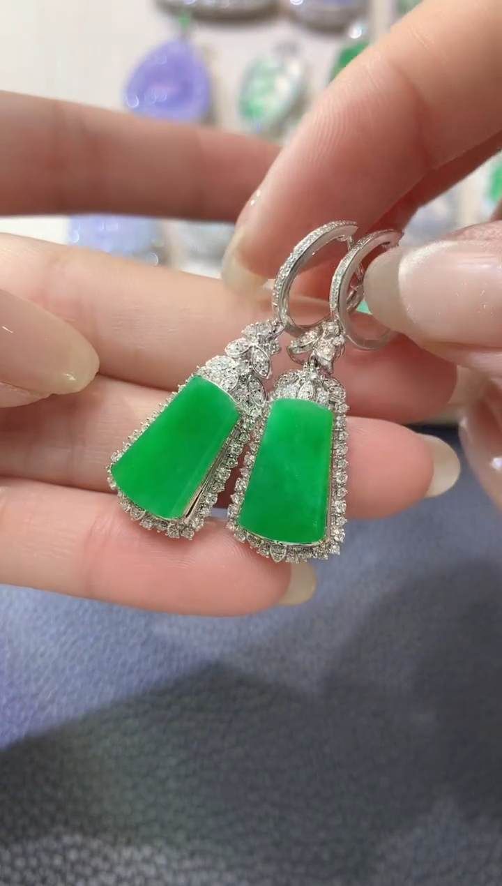 【闪购商品】翡翠耳饰18K金镶嵌A6翡翠