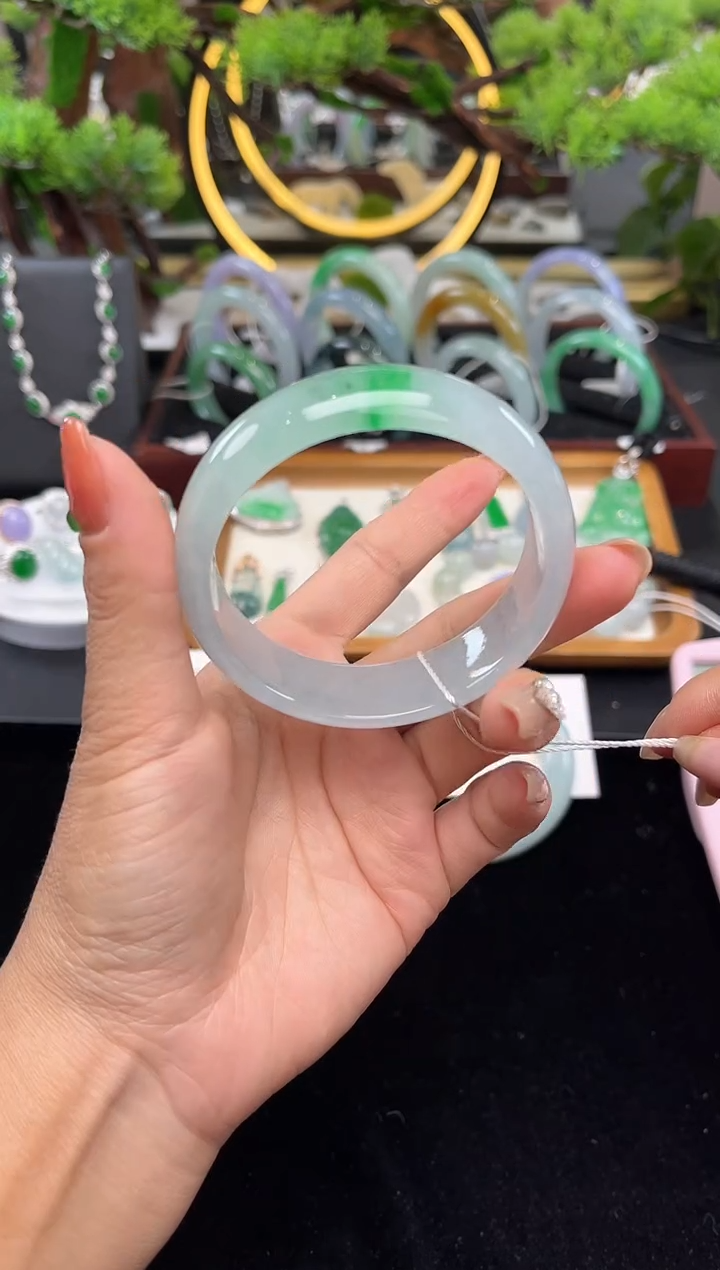 未镶嵌手镯翡翠手镯