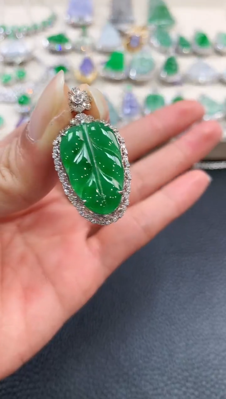 【闪购商品】翡翠吊坠(不含链)18K金镶嵌n42     