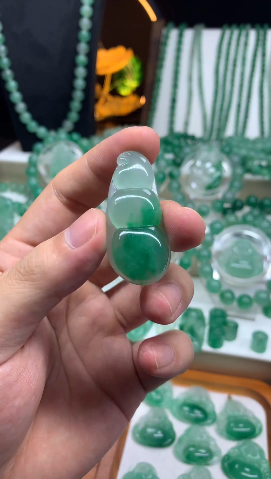 石英质玉（非洲翠）未镶嵌吊坠(不含链)福豆
