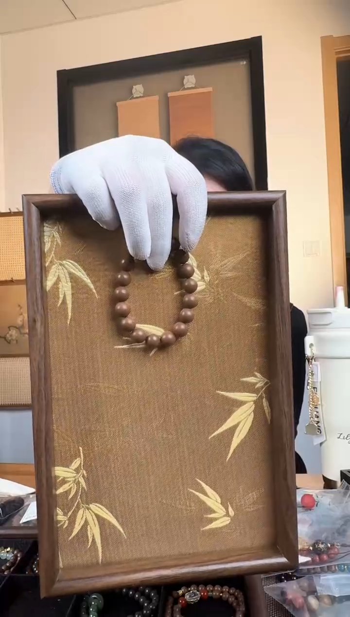 泥塑鹅梨帐中香12Mm微瑕手串