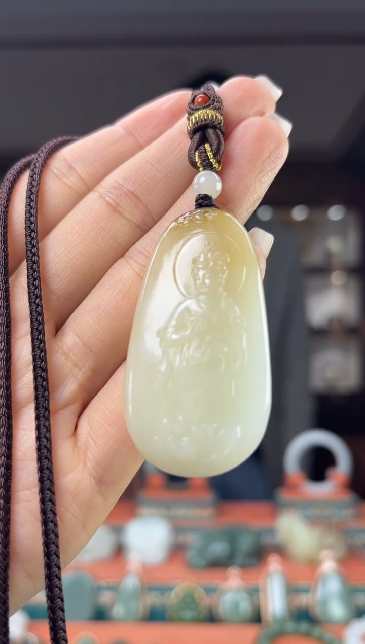 颈饰未镶嵌和田玉佩佩