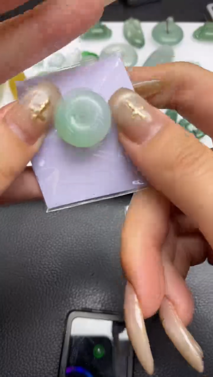 未镶嵌定制翡翠翡翠毛货~