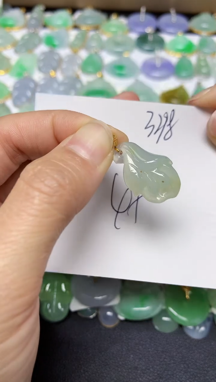 翡翠18K金镶嵌颈饰 天然翡翠A货
