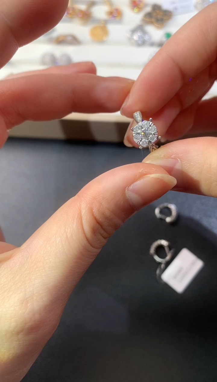 【闪购商品】钻石戒指18K金镶嵌S223|3980