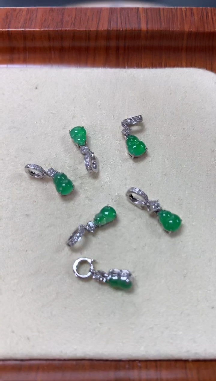 【闪购商品】翡翠吊坠(不含链)18K金镶嵌880（多样性发其一）