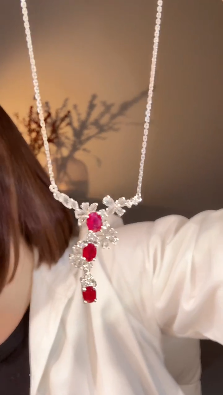 【闪购商品】钻石项链18K金镶嵌红宝套链