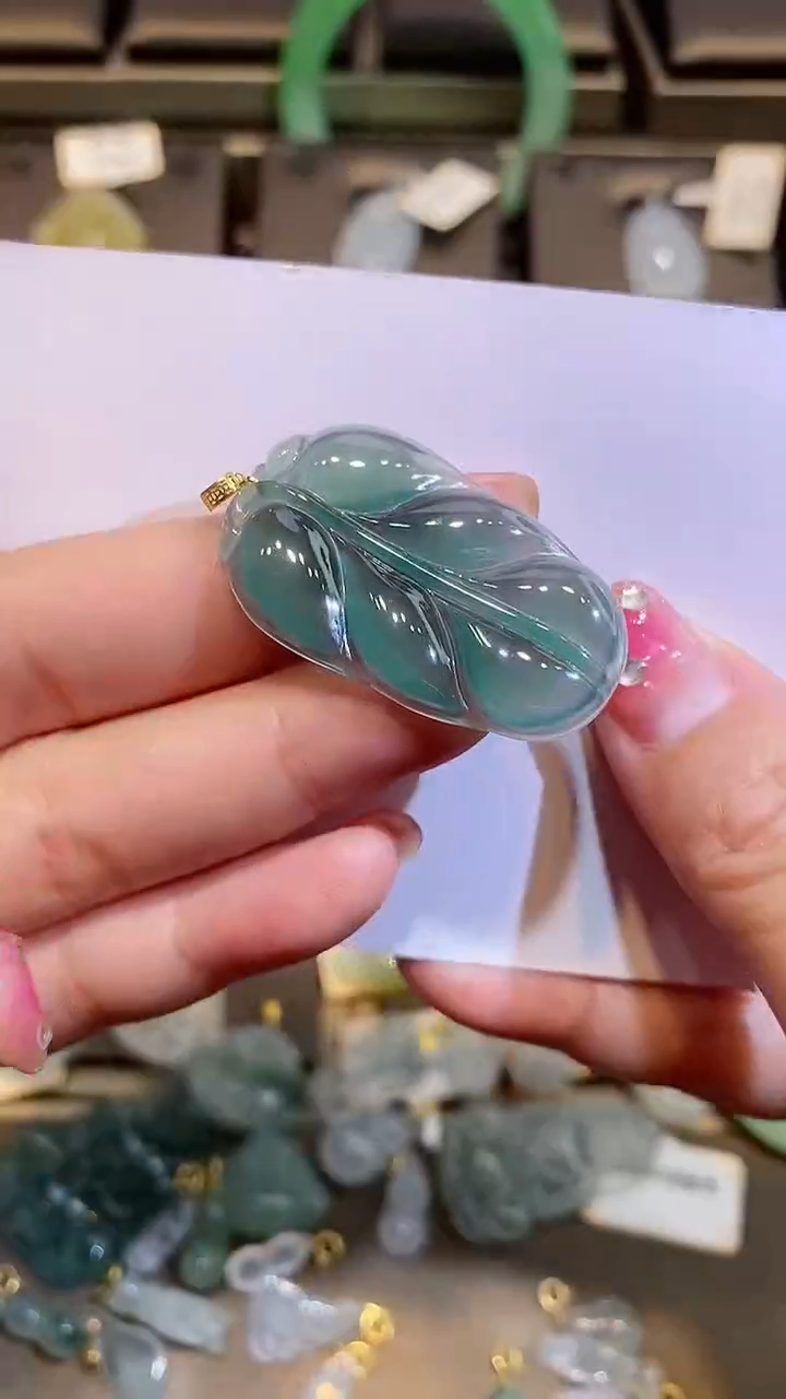 【闪购商品】翡翠颈饰18K金镶嵌多样性发货随机发一 