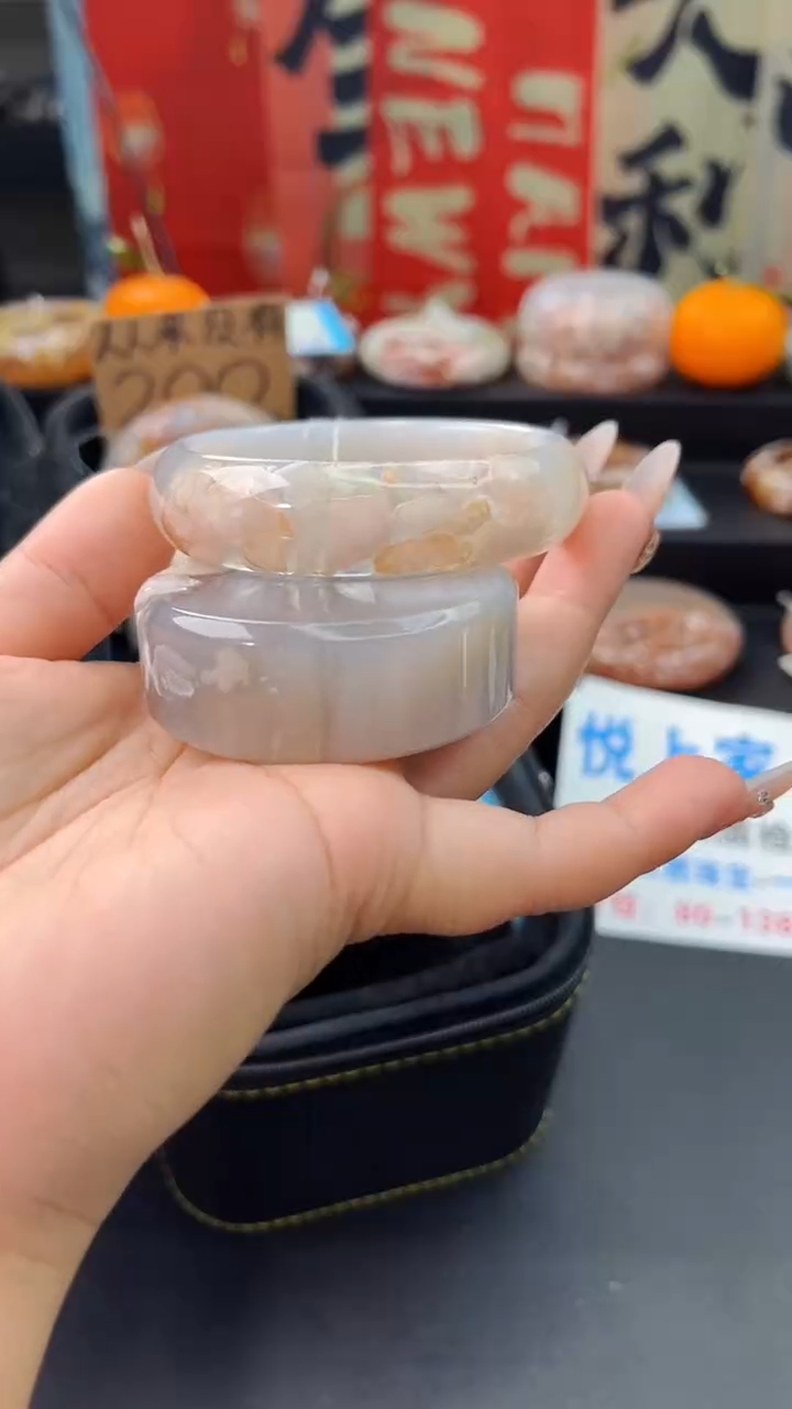 【闪购商品】石英质玉手镯未镶嵌赠送镯心（56圈口）