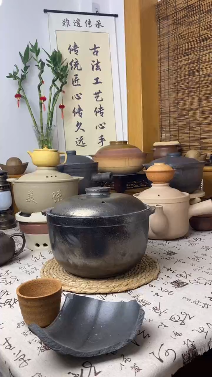 享****活黄色汉瓦壶        