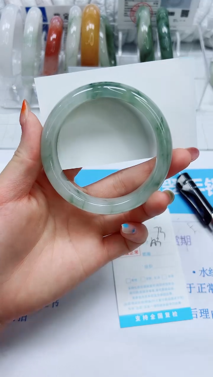 石英质玉手镯未镶嵌73/58.3