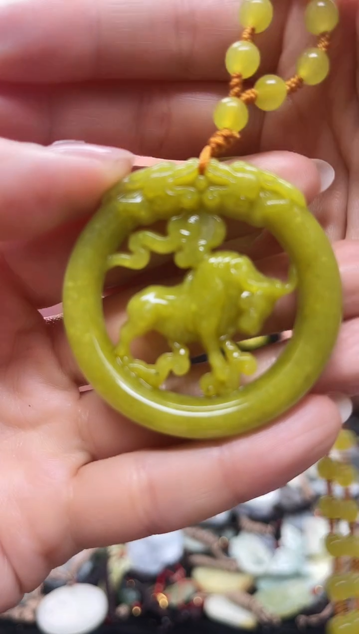 未镶嵌岫玉吊坠·