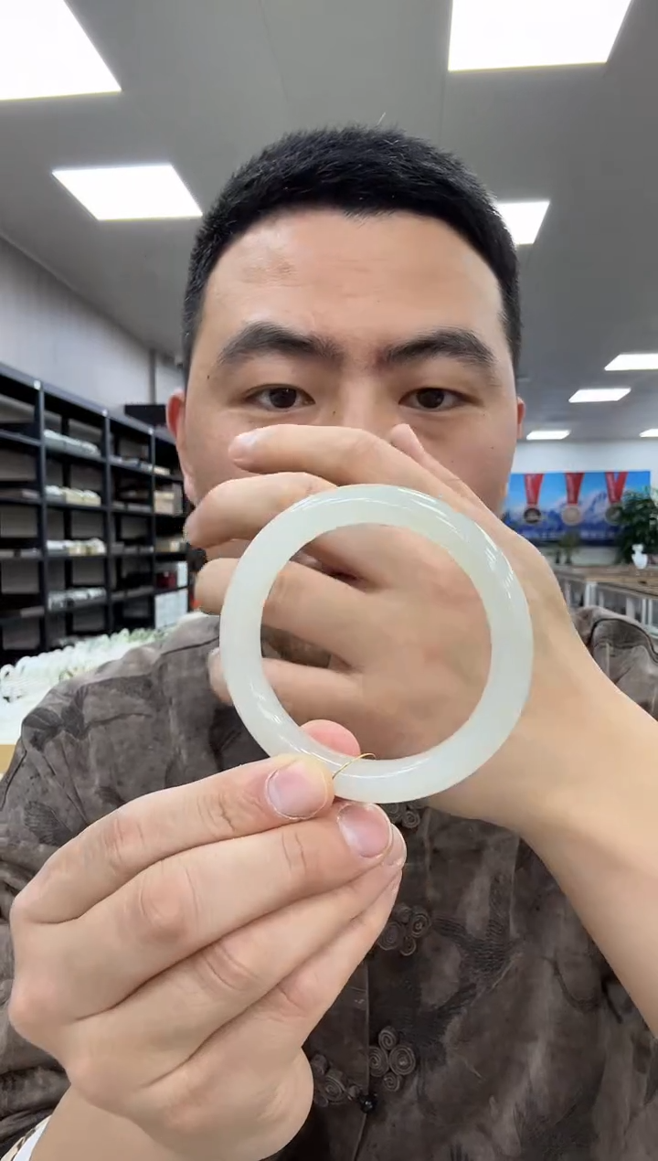 【闪购商品】和田玉手镯未镶嵌56-57  695