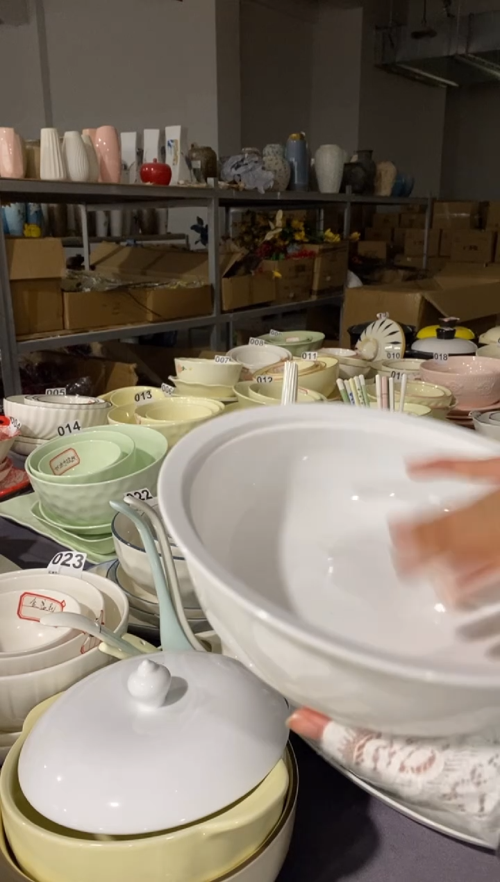 瓷1个带盖品锅微瑕不退不换