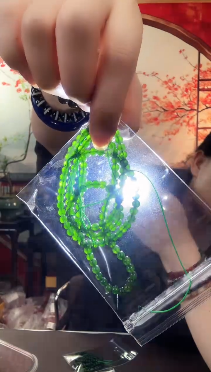 推荐款绿色小米粒项链