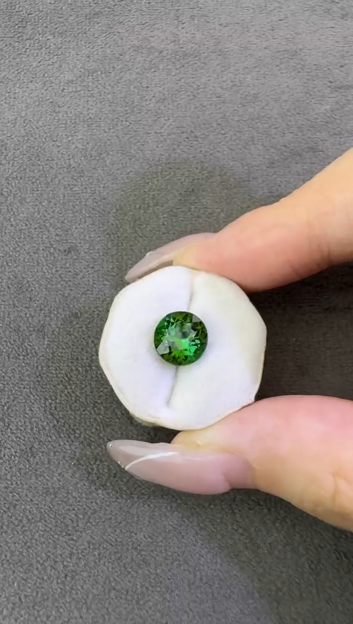 未镶嵌珠宝半成品碧玺2.4ct