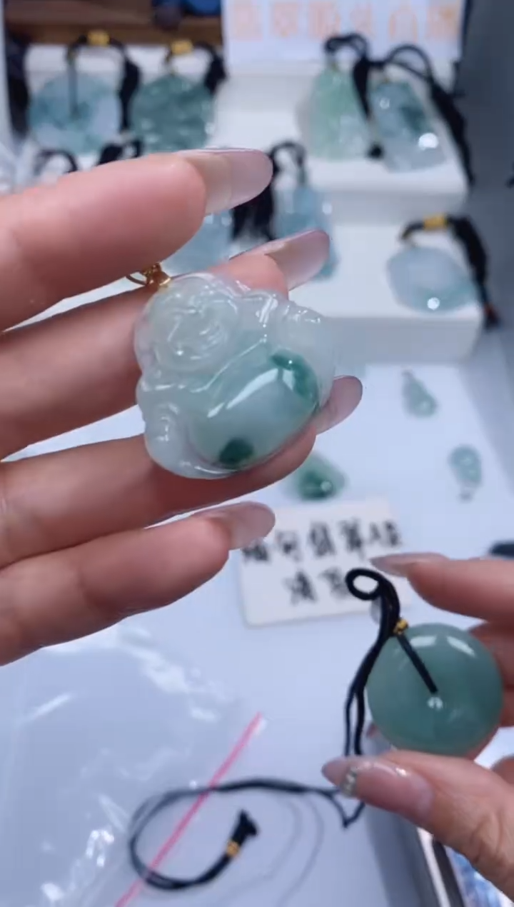 颈饰银S925镶嵌翡翠吊坠
