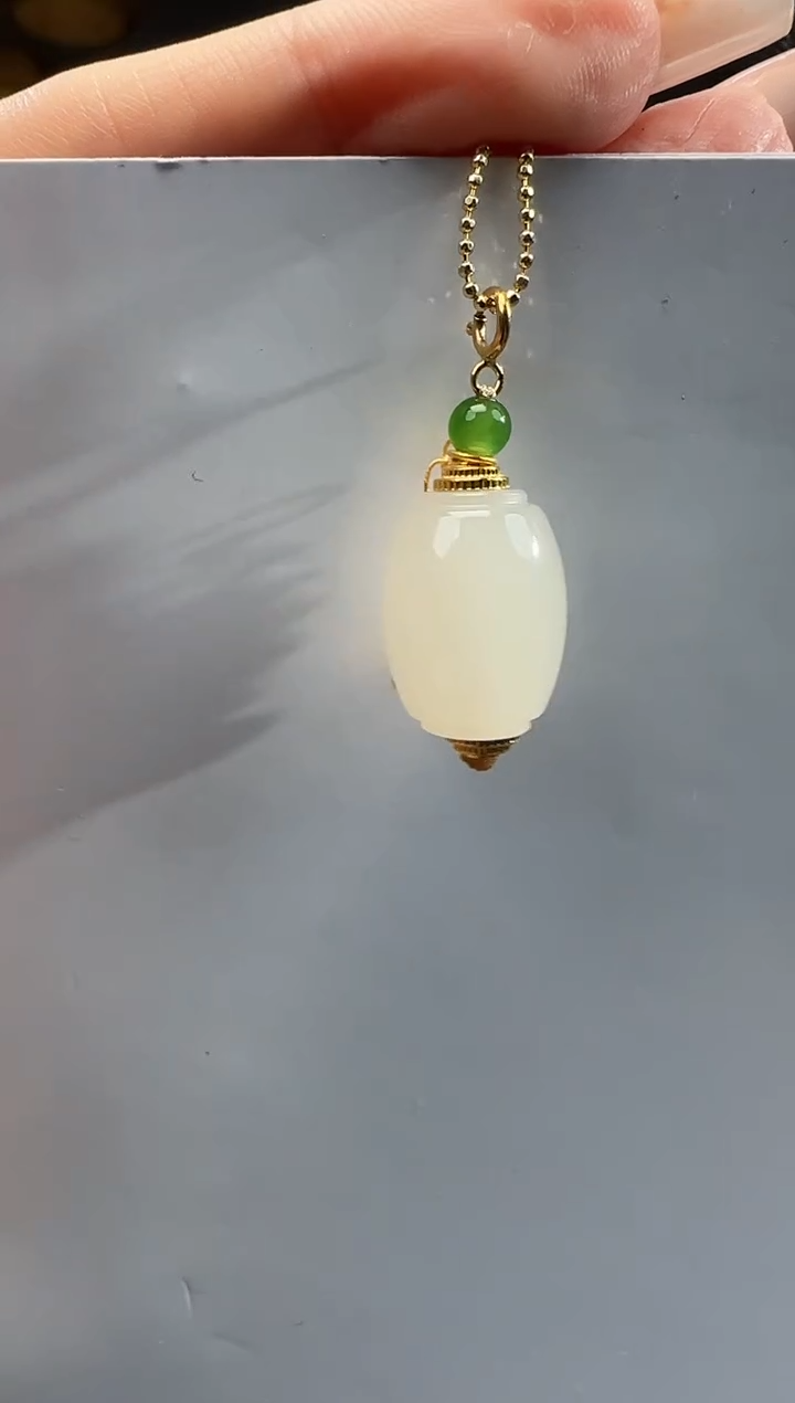 和田玉未镶嵌吊坠(不含链)1