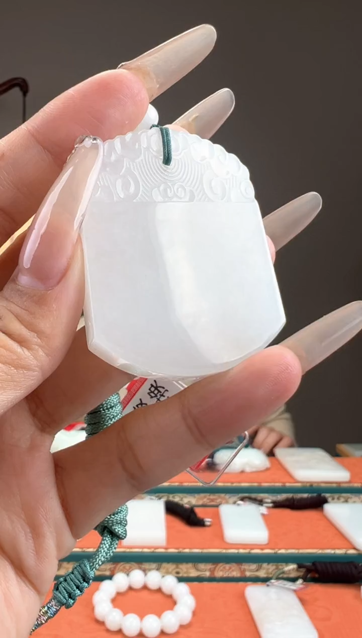 【闪购商品】和田玉颈饰未镶嵌1