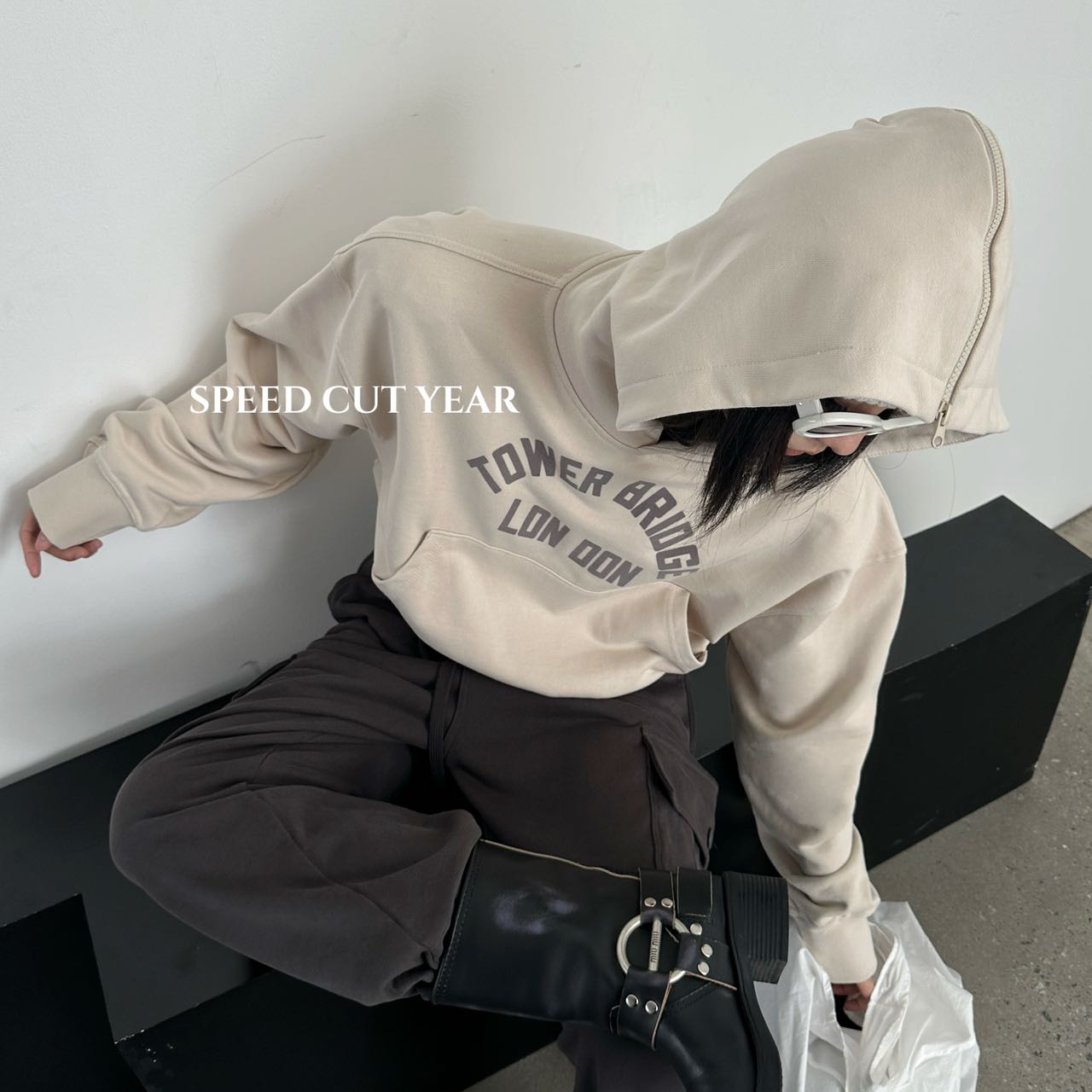 2025早春新款重工大毛圈字母印花潮牌连帽卫衣女33096