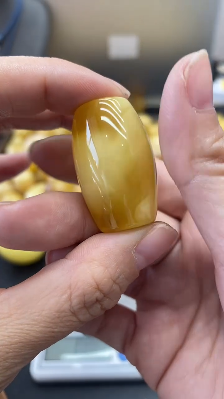 琥珀未镶嵌珠宝奇石1041