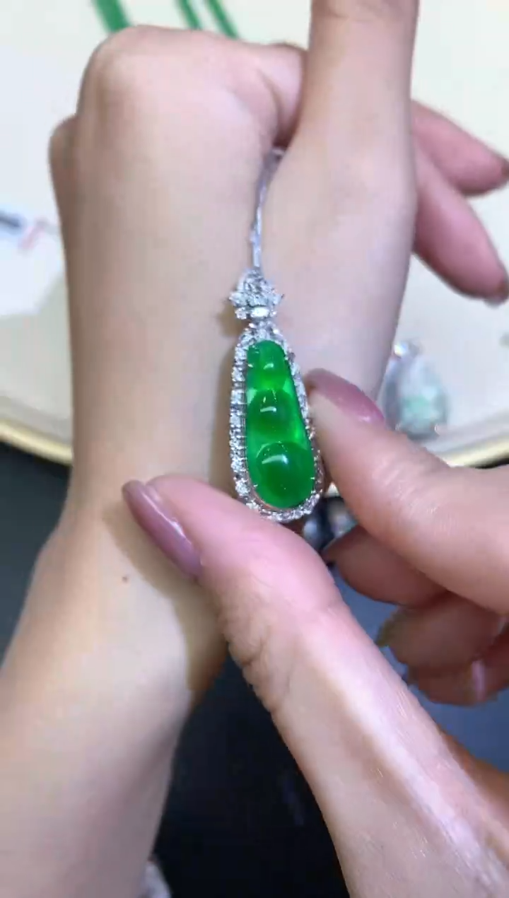 翡翠18K金镶嵌吊坠(不含链)吊坠A90|529800