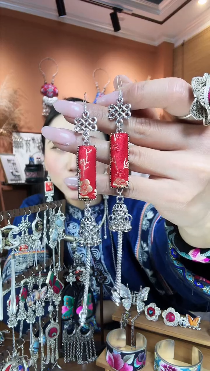 【闪购商品】刺绣纯手工民族风耳环