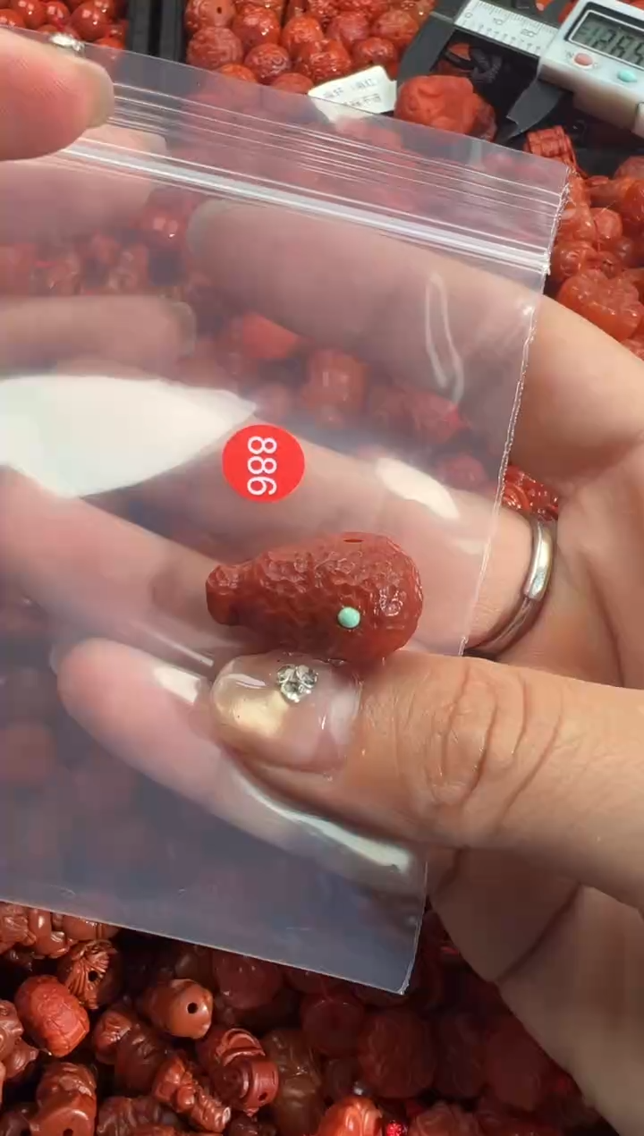 南红玛瑙未镶嵌颈饰1