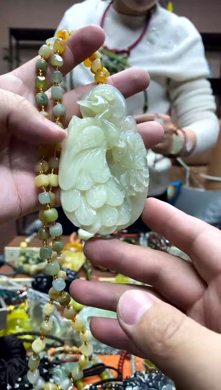 未镶嵌岫玉吊坠·