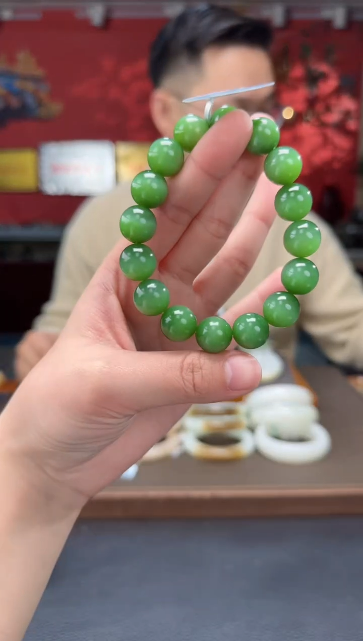 【闪购商品】和田玉手串未镶嵌碧玉粉绿猫单圈手串