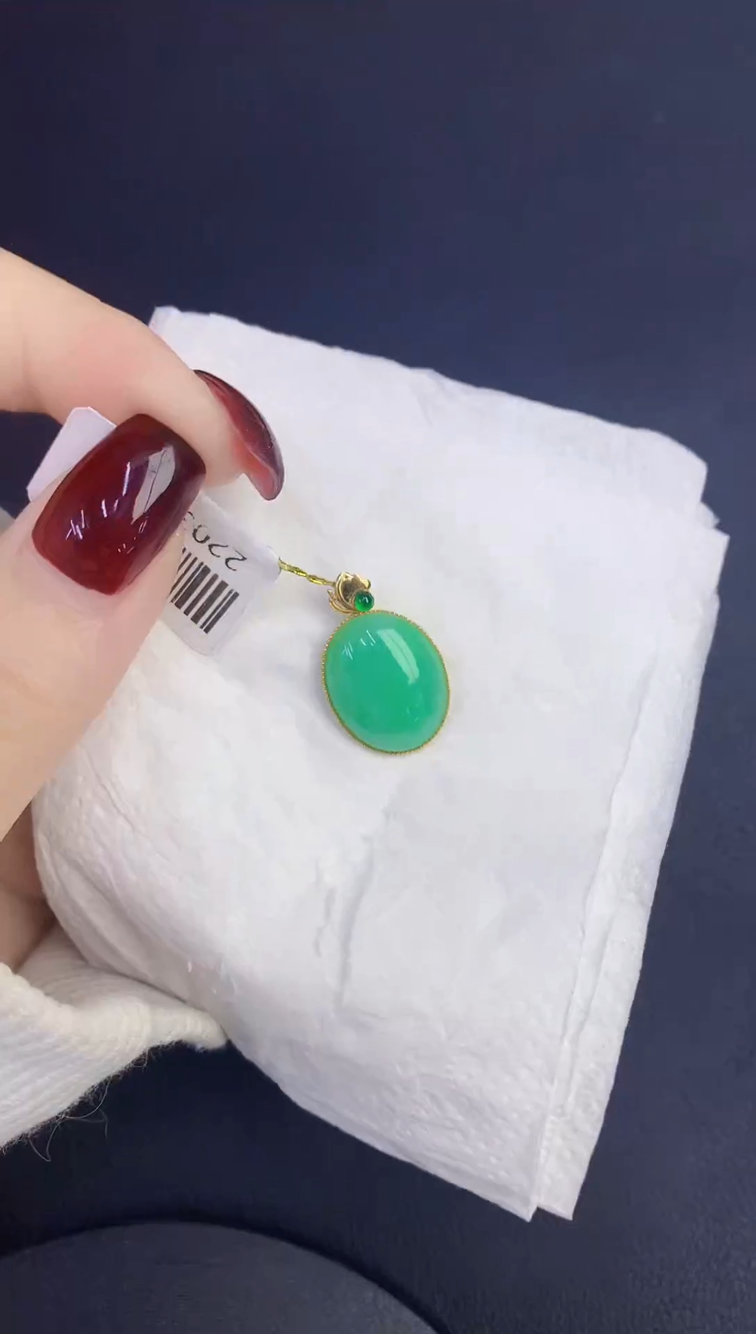 颈饰18K金镶嵌翡翠缅甸天然翡翠A货