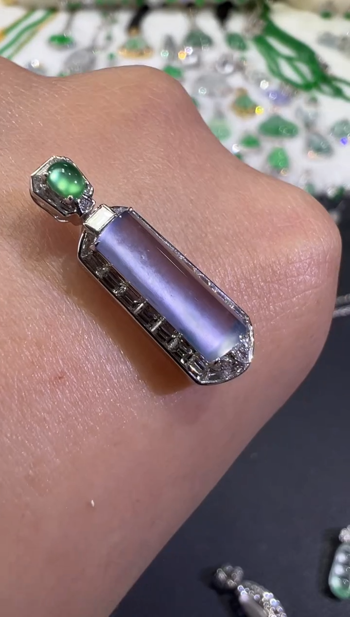 吊坠(不含链)18K金镶嵌翡翠B468|29800