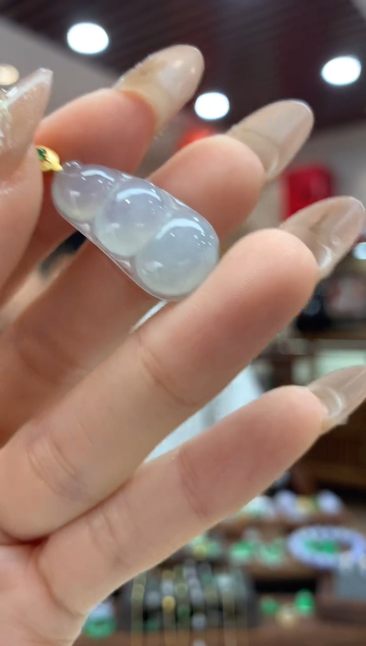 【闪购商品】翡翠吊坠(不含链)18K金镶嵌豆子