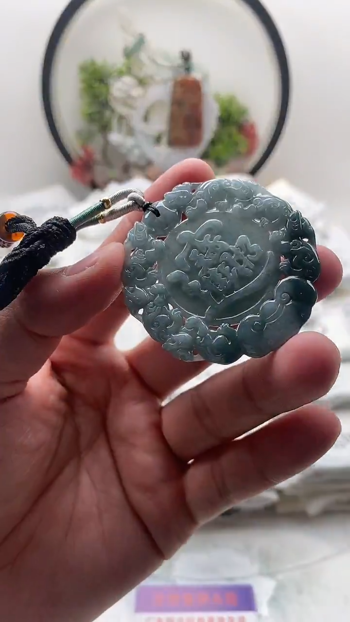 颈饰未镶嵌翡翠貔貅牌