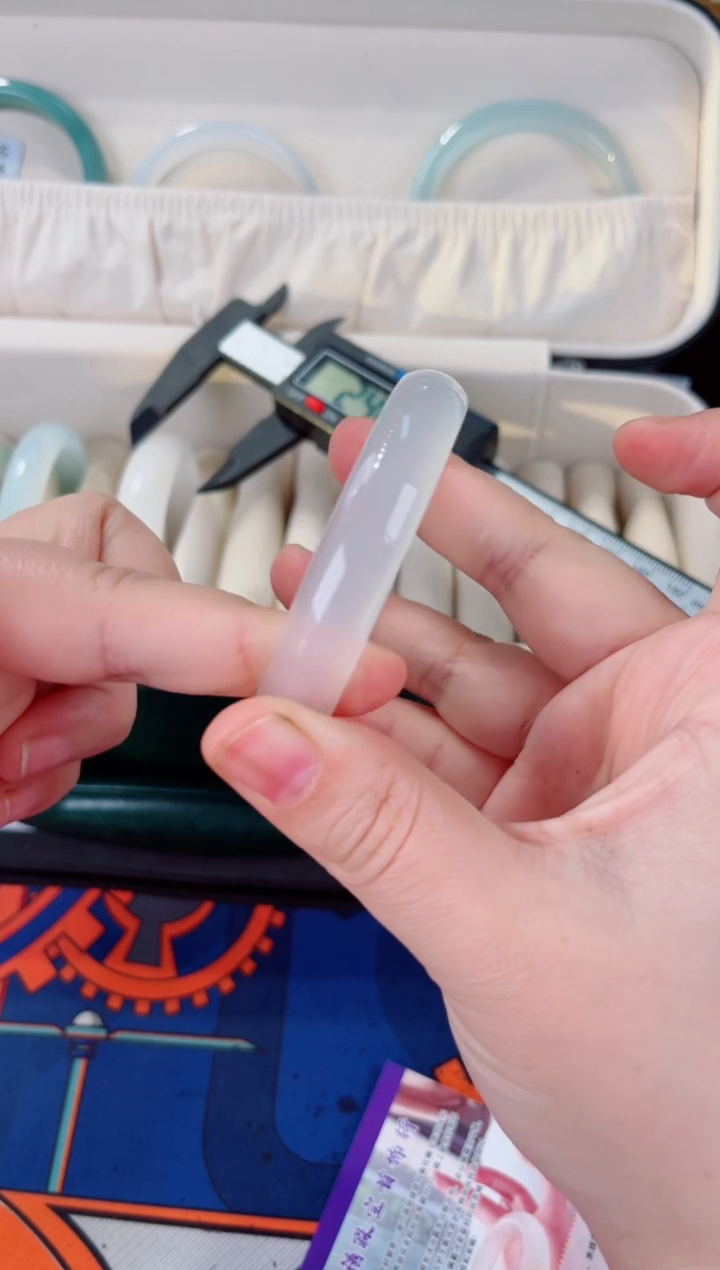 石英质玉手镯未镶嵌322