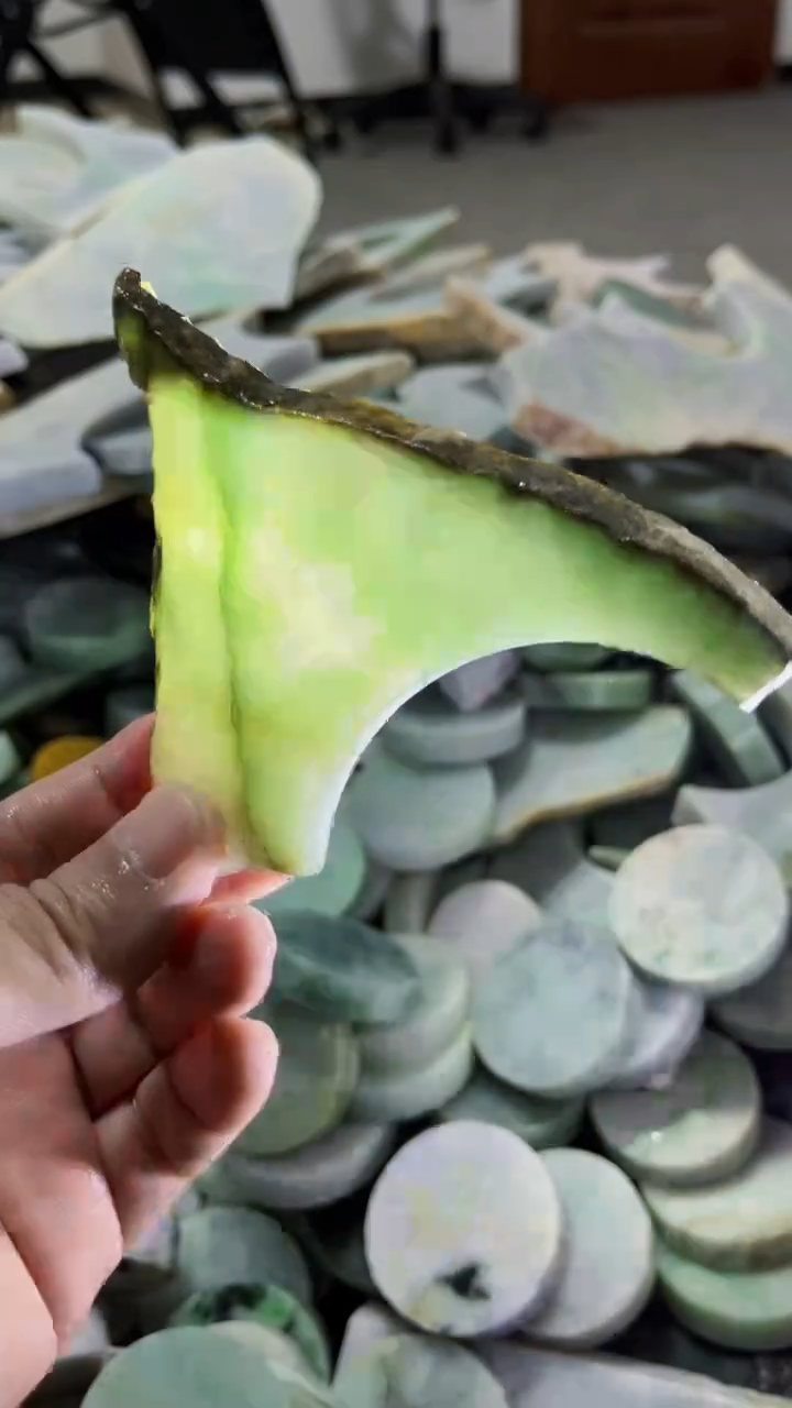 【闪购商品】翡翠挂件未镶嵌A货康壹156