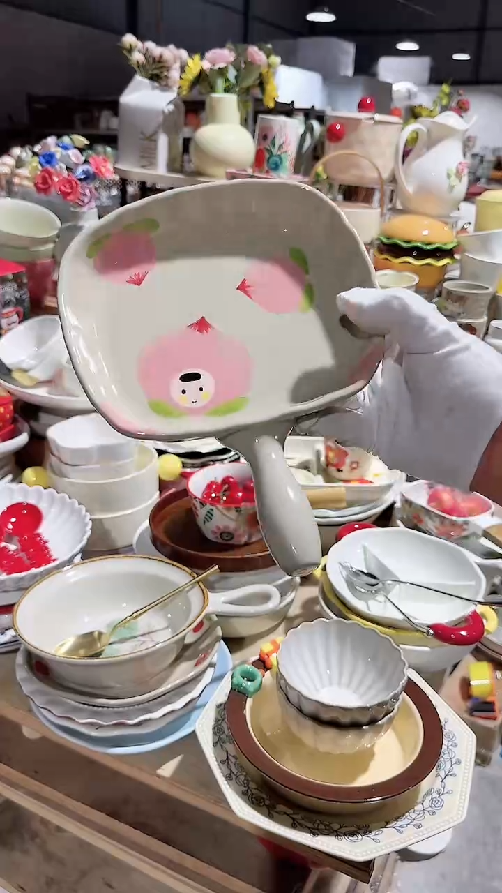 陶瓷桃子手柄盘微瑕 凑满20元包邮
