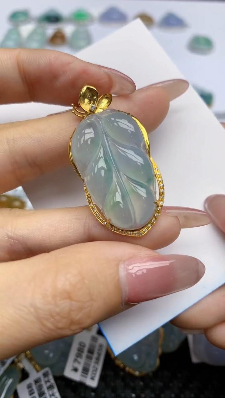 【闪购商品】翡翠挂件18K金镶嵌天然翡翠A货