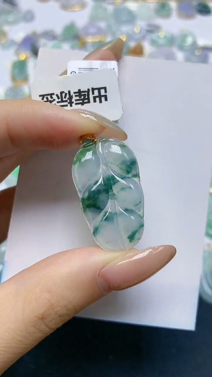 翡翠18K金镶嵌颈饰天然缅甸A货翡翠