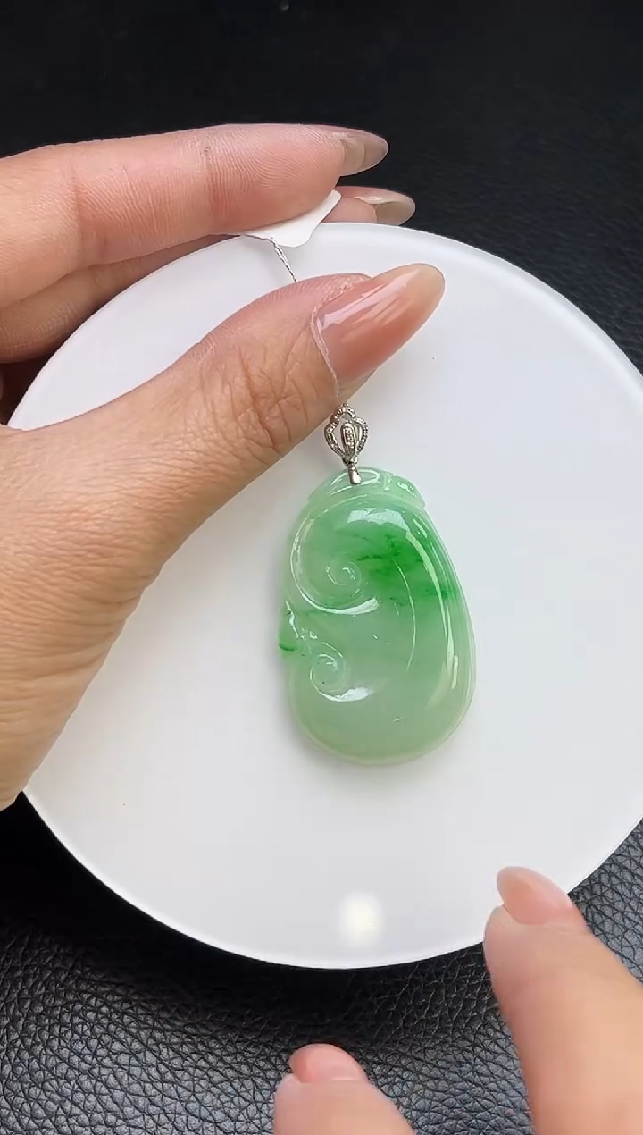 【闪购商品】翡翠颈饰18K金镶嵌YM1050-1 如意