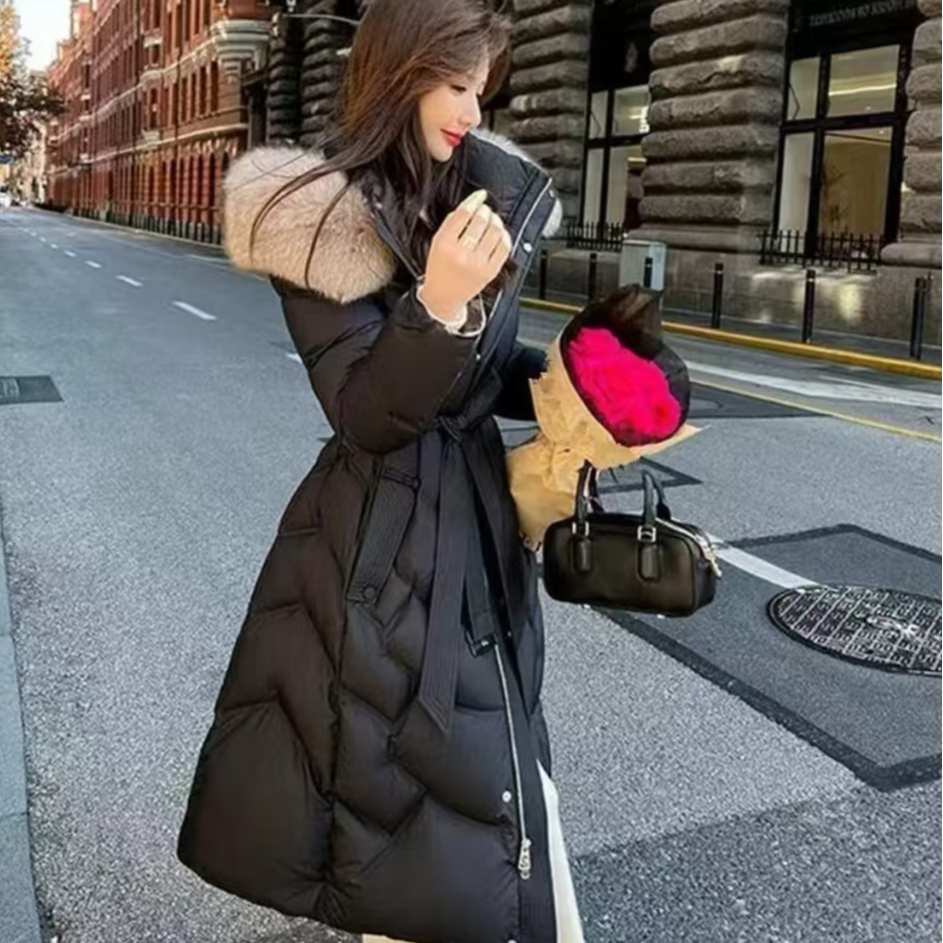 2025冬季新款宽松时尚过膝白鸭绒外套高端毛领羽绒服女中长款