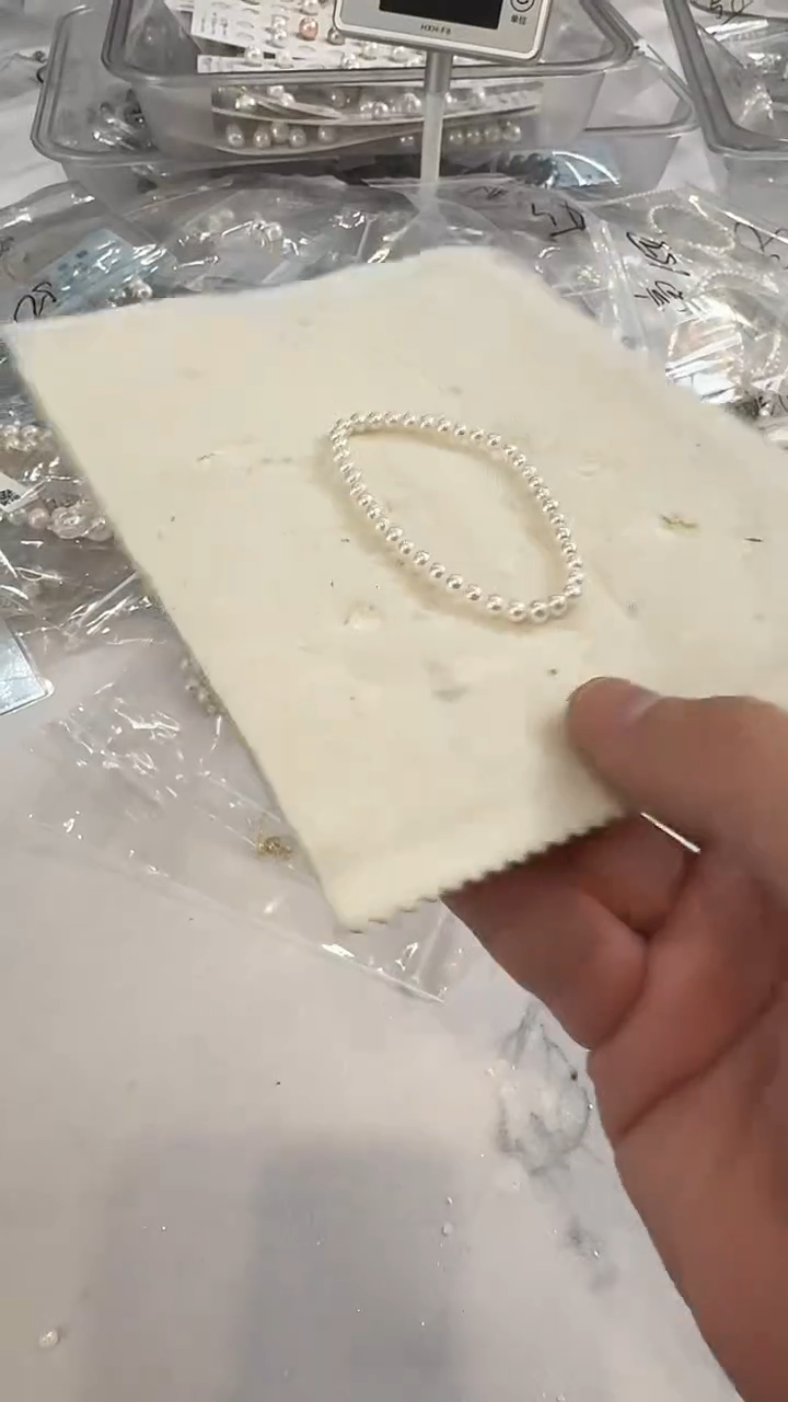 未镶嵌手链淡水珍珠4mm 弹力绳款