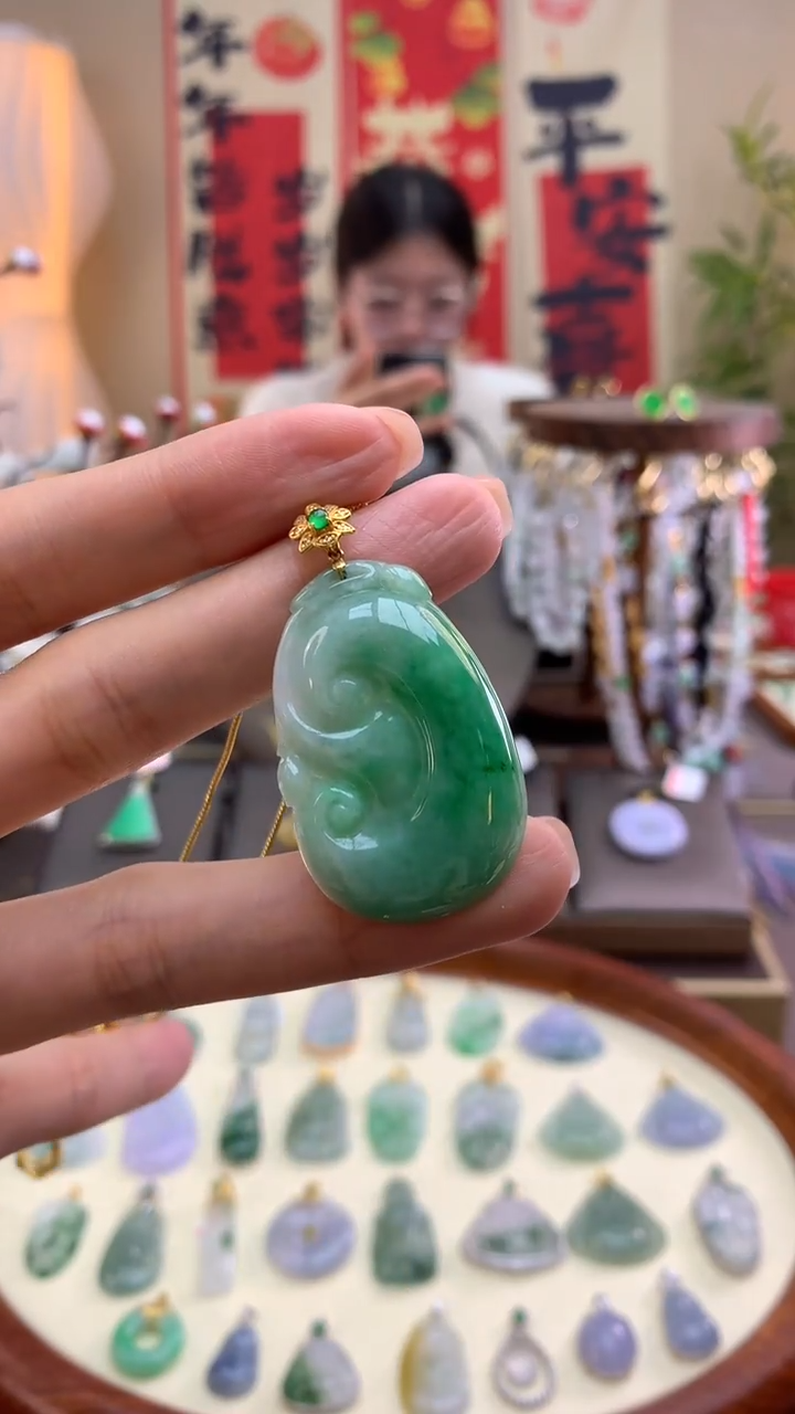 【闪购商品】翡翠颈饰18K金镶嵌如意