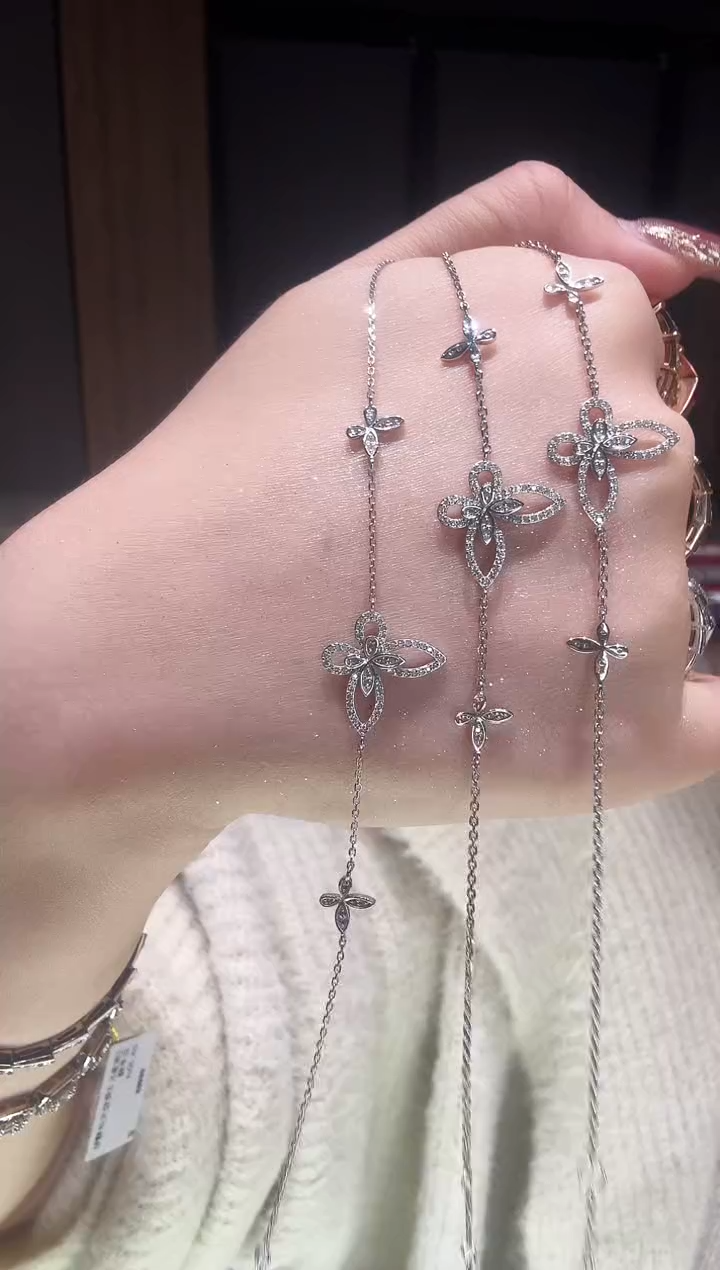 【闪购商品】钻石手链18K金镶嵌三只蝴蝶多样性发其一