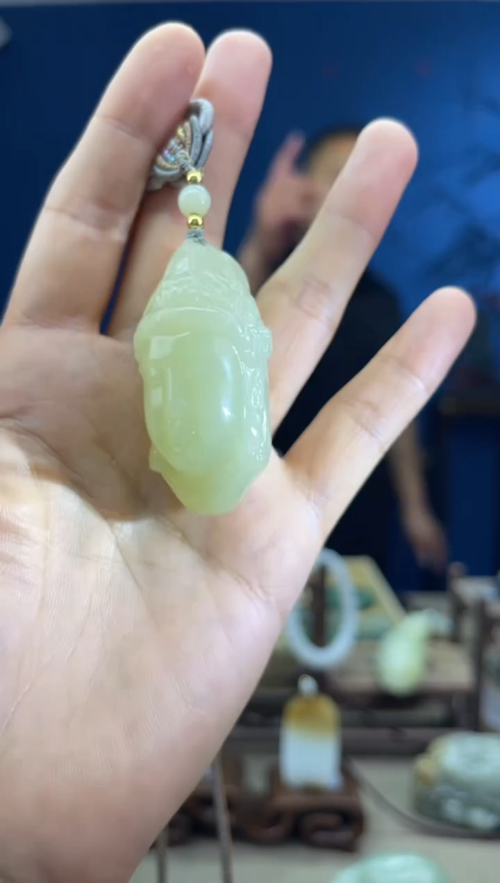 和田玉未镶嵌颈饰1