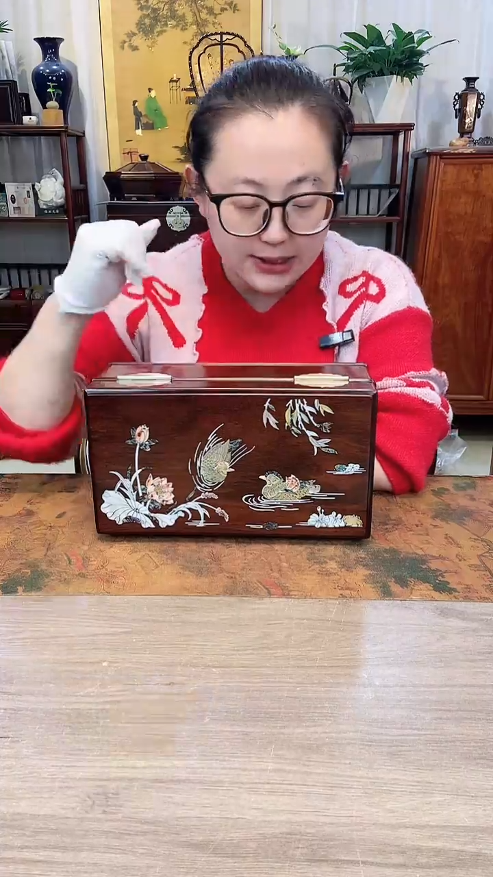 【闪购商品】红酸枝木类成套家具大红酸枝 嵌螺钿百年好合31*18*11