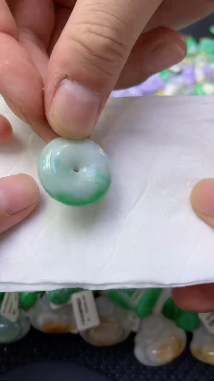 颈饰未镶嵌翡翠天然缅甸翡翠A货