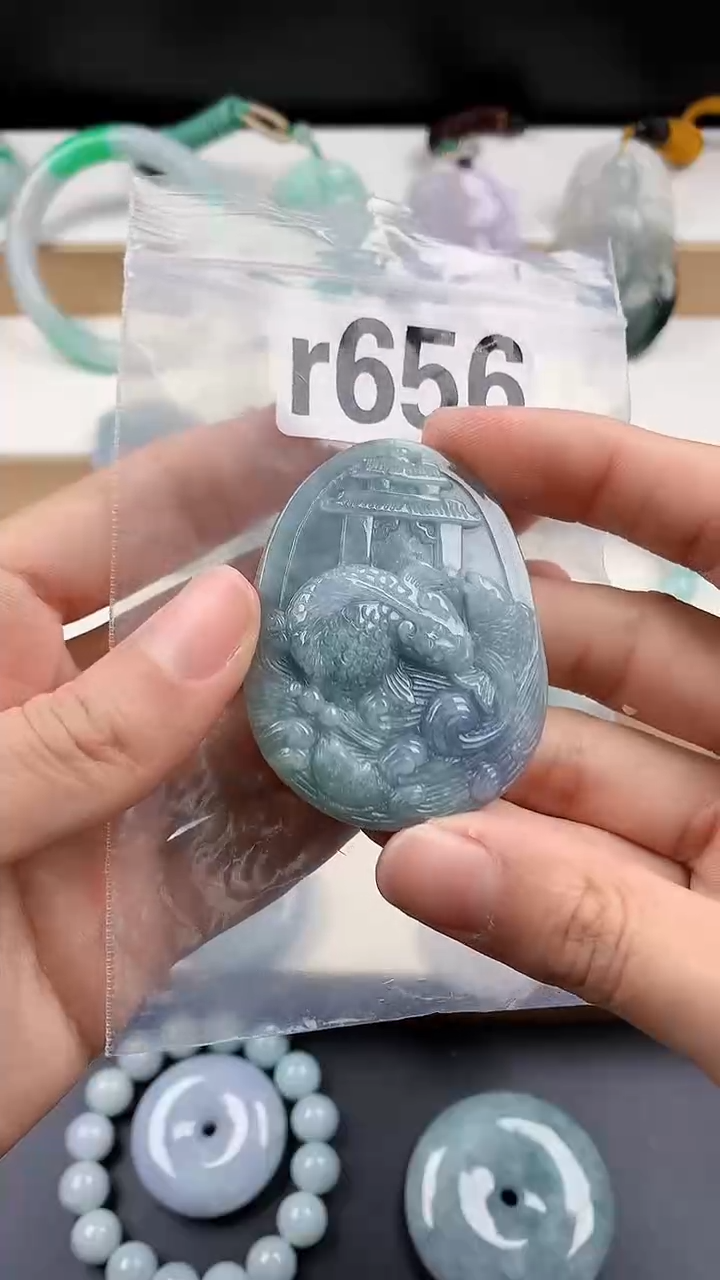 颈饰未镶嵌翡翠天然翡翠吊坠挂件