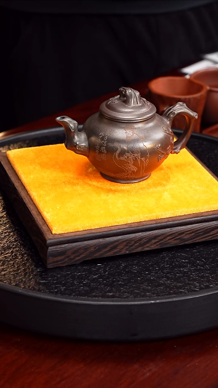 茶壶紫砂潘春芳 报春98 紫泥 260毫升 范曾