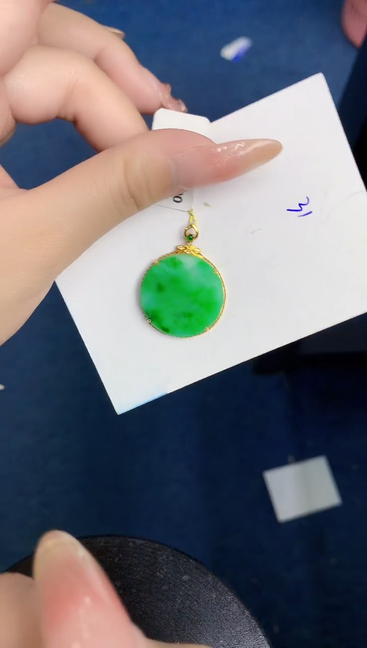 【闪购商品】翡翠颈饰18K金镶嵌000000000